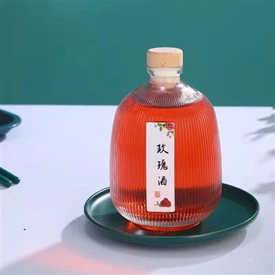 Garrafas de vinho rosé